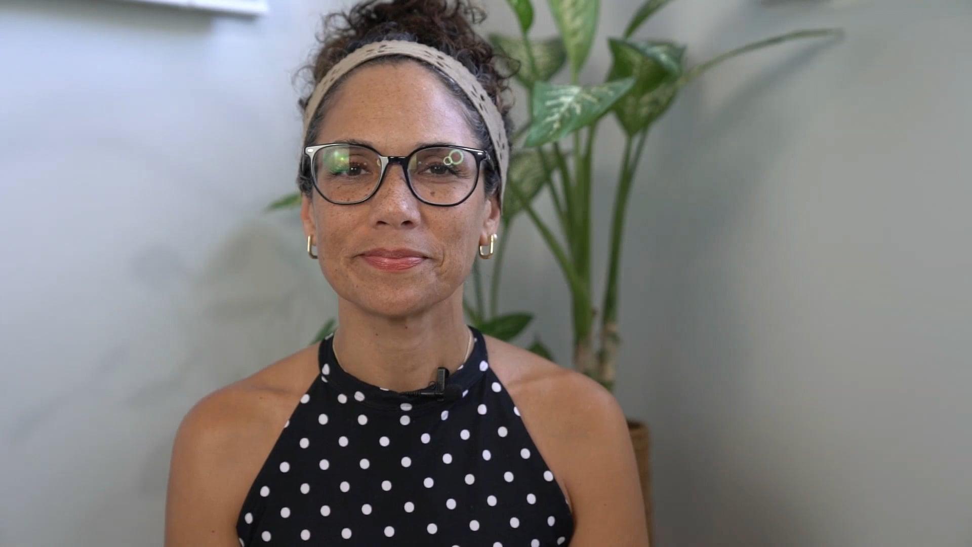 Ompractice teacher yely rivas sitting